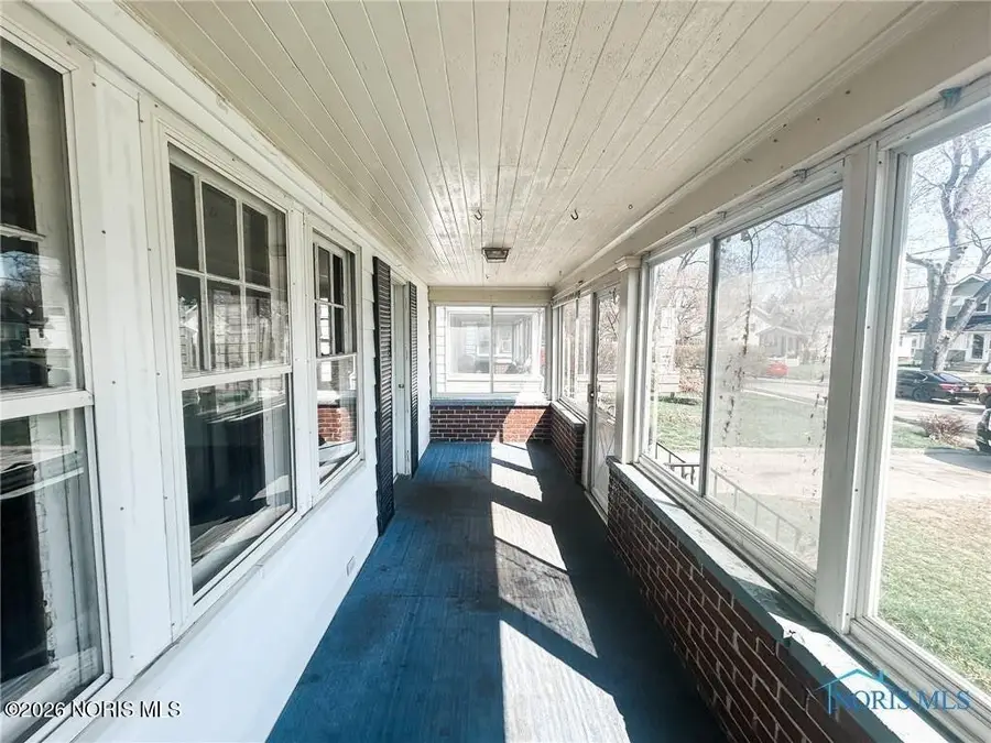 3527 Hazelhurst Avenue, Toledo, OH 43612 - #3