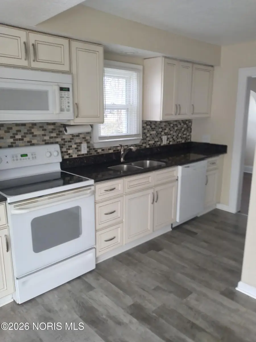 5713 Comet Avenue, Toledo, OH 43623 - #2