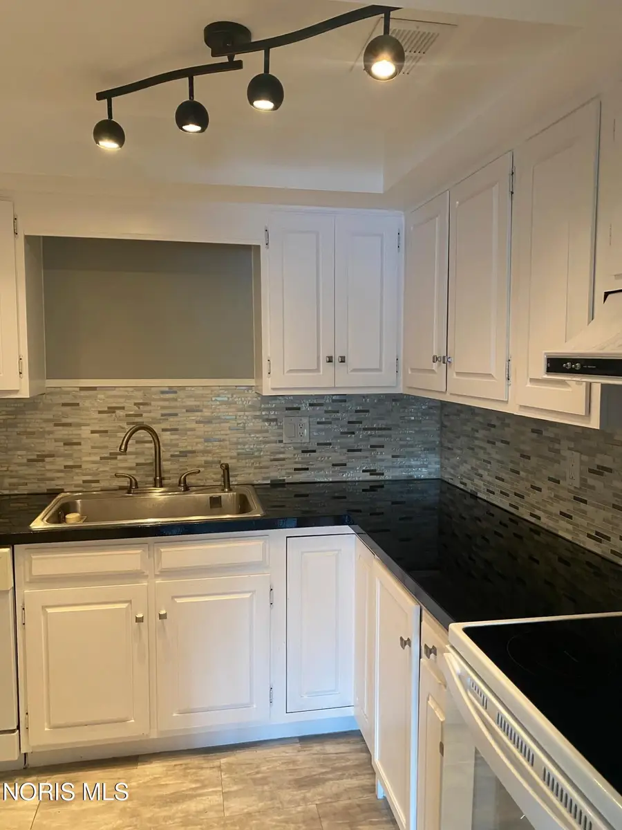 4343 W Bancroft Street, Ottawa Hills, OH 43615 - #3