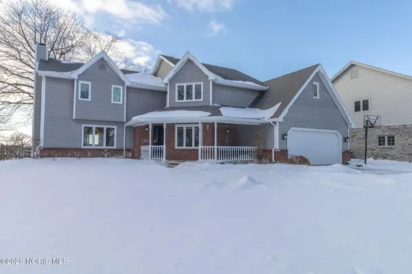 1308 Oaktree Court, Oregon, OH 43616