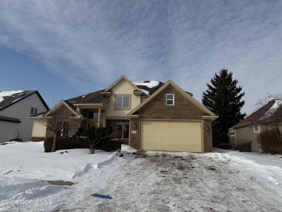 658 E Shoreline Drive, Holland, OH 43528 - #2