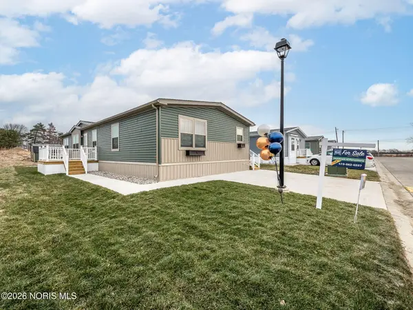 27484 Oregon Road, Perrysburg, OH 43551