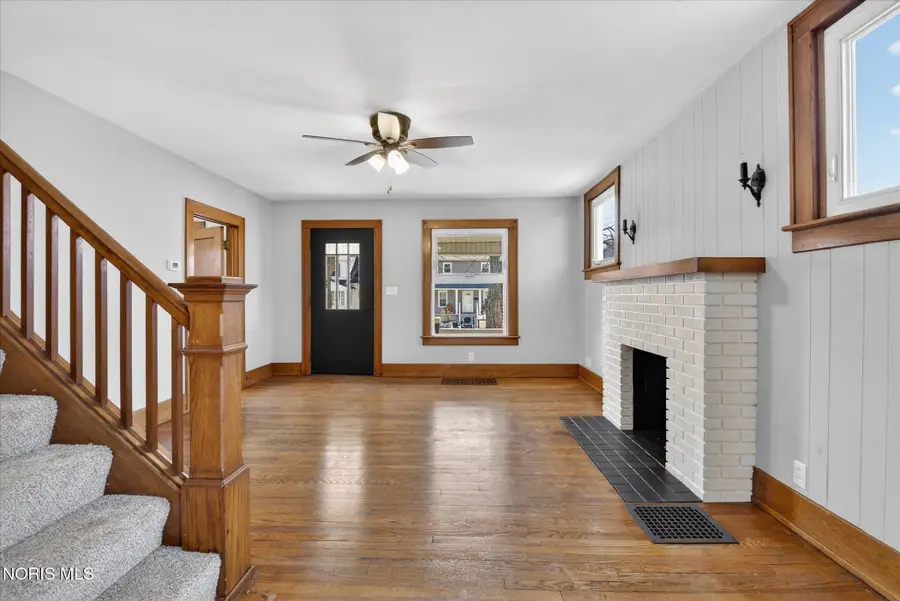 622 W North Street, Fostoria, OH 44830 - #3