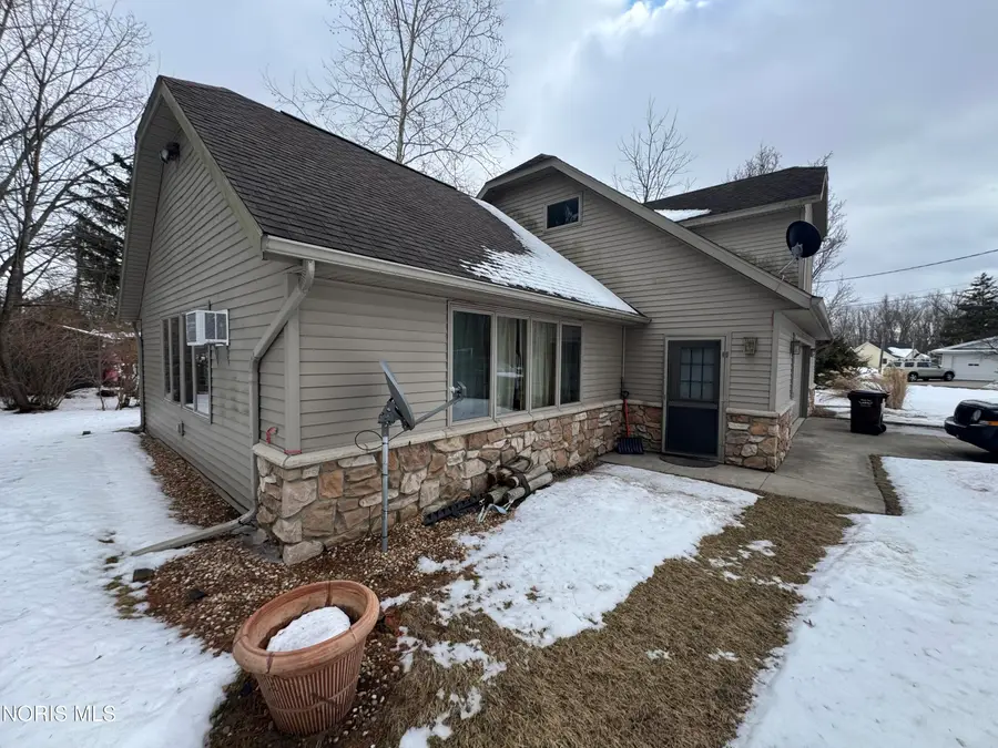 909 High Point Drive, Pioneer, OH 43554 - #2