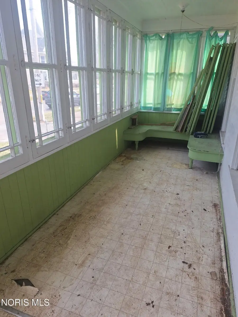 317 Chicago Street, Toledo, OH 43611 - #2