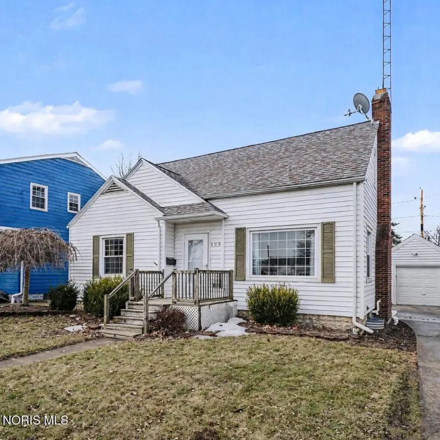 108 S Granville Boulevard, Fremont, OH 43420 - #2