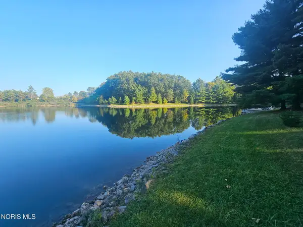 8161 Hill Avenue, Holland, OH 43528