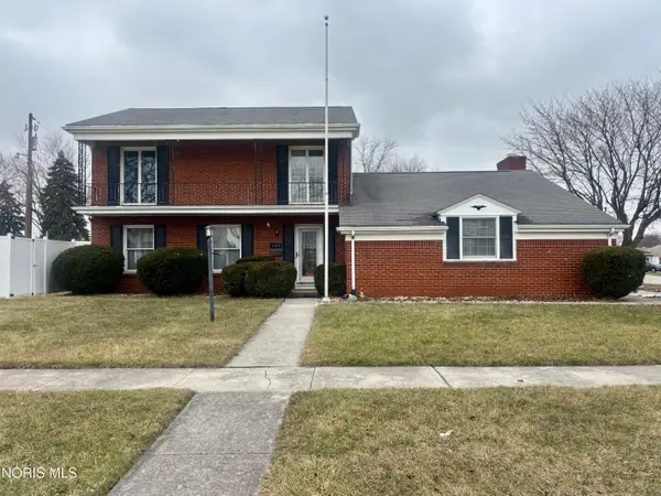 240 Ponderosa Drive, Oregon, OH 43616