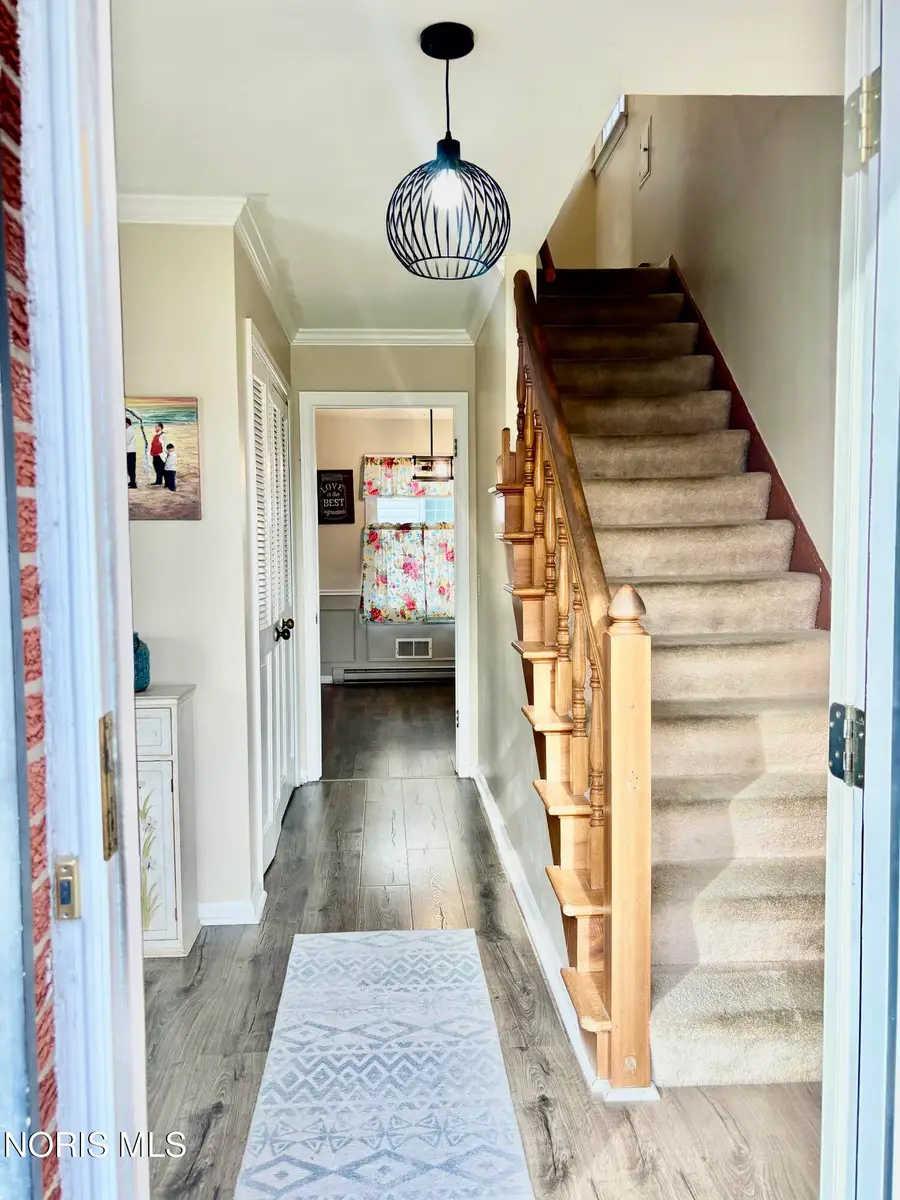 240 Ponderosa Drive, Oregon, OH 43616 - #2