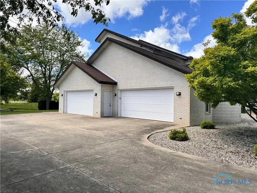 322 Dublin Lane, Bryan, OH 43506 - #3