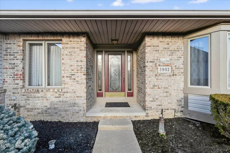 5902 Apple Meadow Drive, Sylvania, OH 43560 - #2