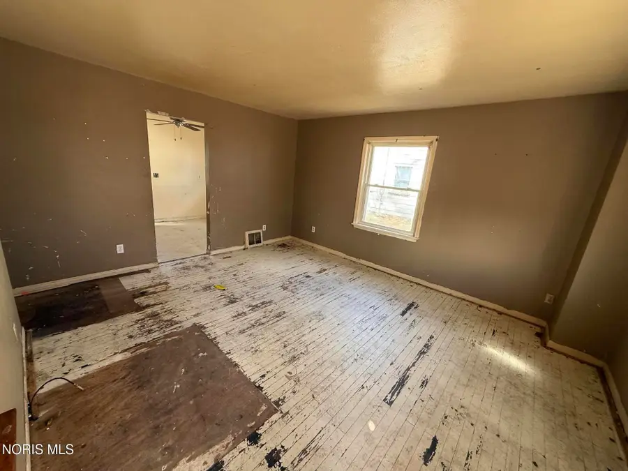 3427 Beaumont Drive, Toledo, OH 43608 - #2