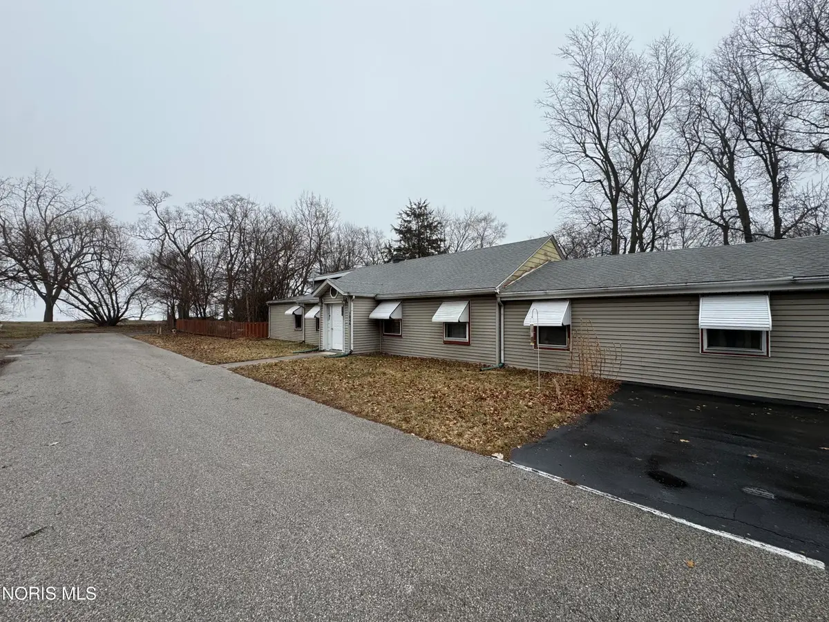 2046 Duchesse Drive, Oregon, OH 43616 - #1