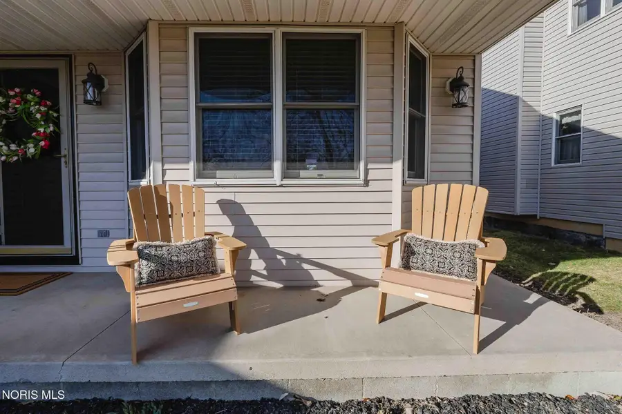 828 N Hill Trail, Findlay, OH 45840 - #3