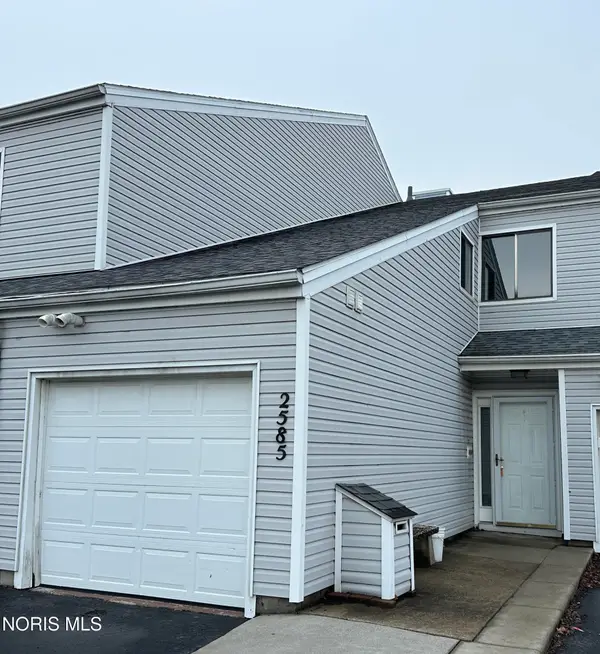 2585 W Village Drive, Toledo, OH 43614