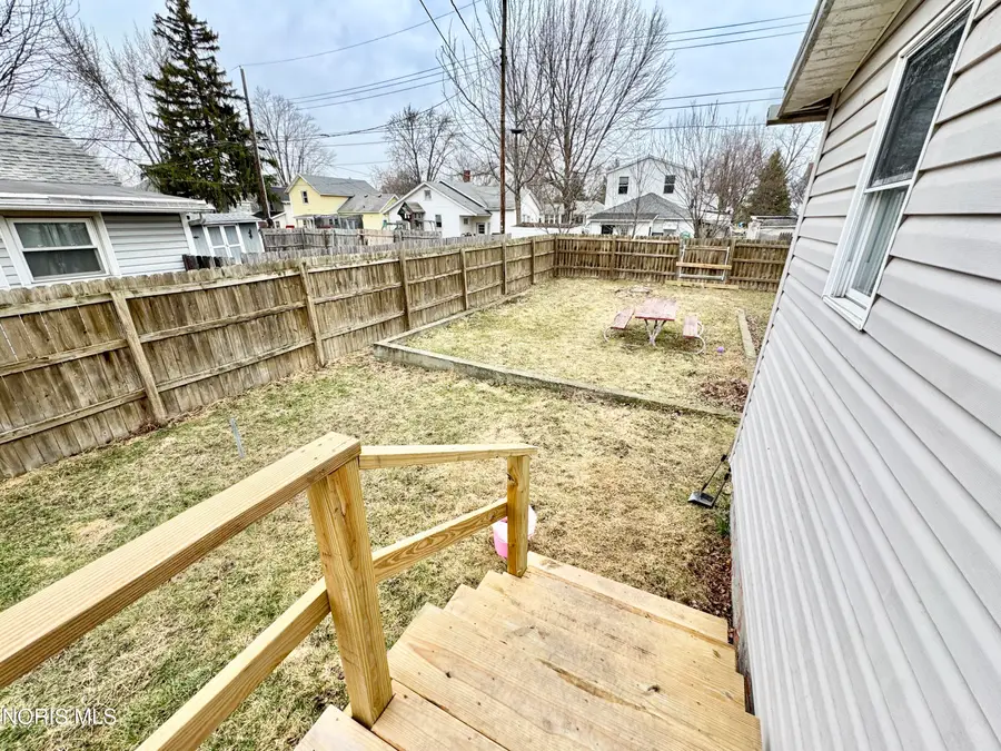 914 Warren Street, Defiance, OH 43512 - #3