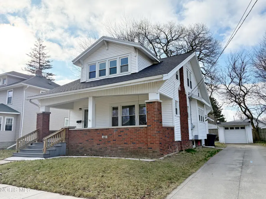 317 W Evers Avenue, Bowling Green, OH 43402 - #3