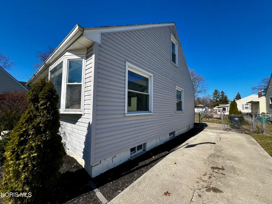 1419 7th Street, Maumee, OH 43537 - #3