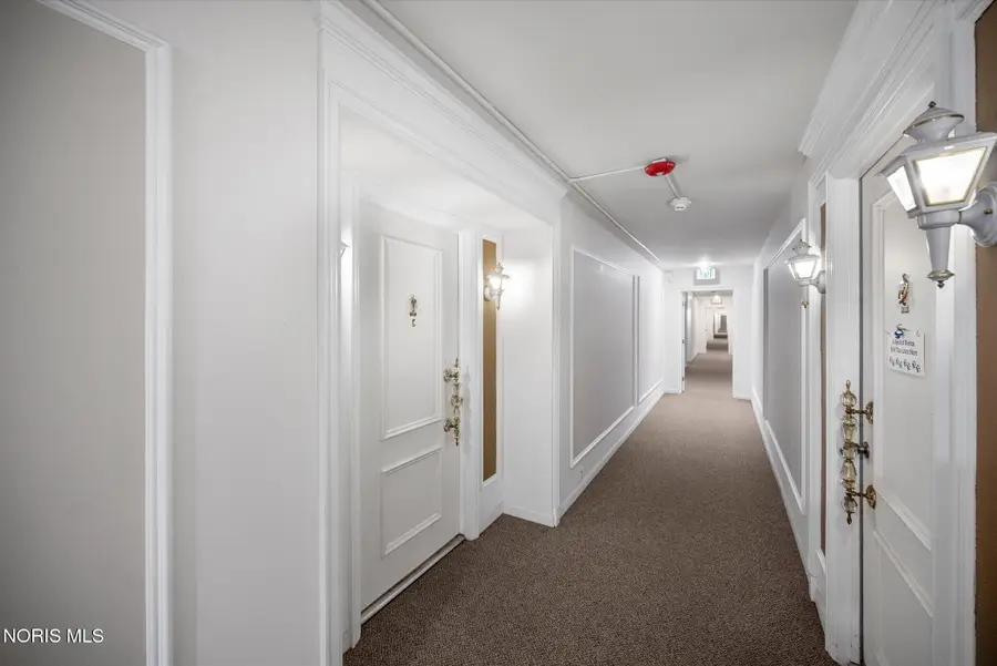 5679 Monroe Street, Sylvania, OH 43560 - #3