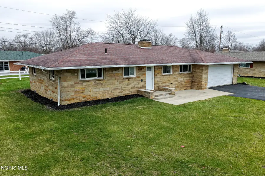 204 Cleveland Avenue, Defiance, OH 43512 - #2