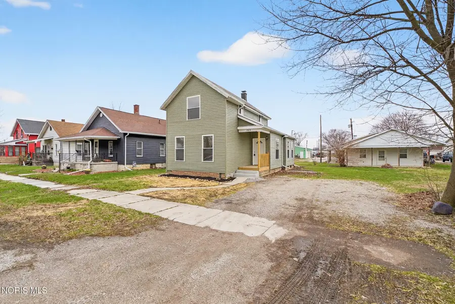 260 E 6th Street, Fostoria, OH 44830 - #3