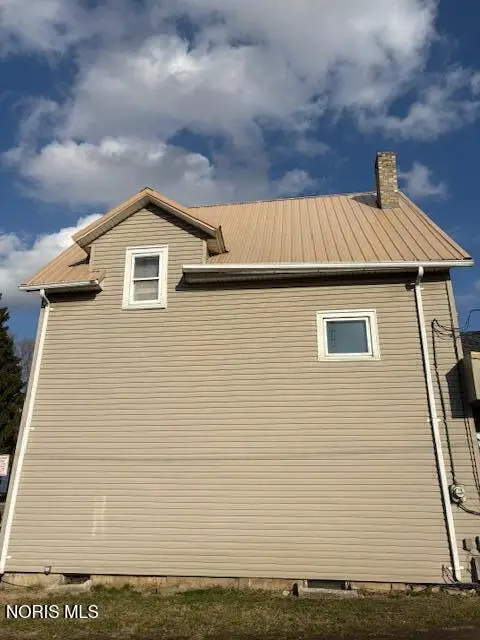 565 W Fremont Street, Fostoria, OH 44830 - #2