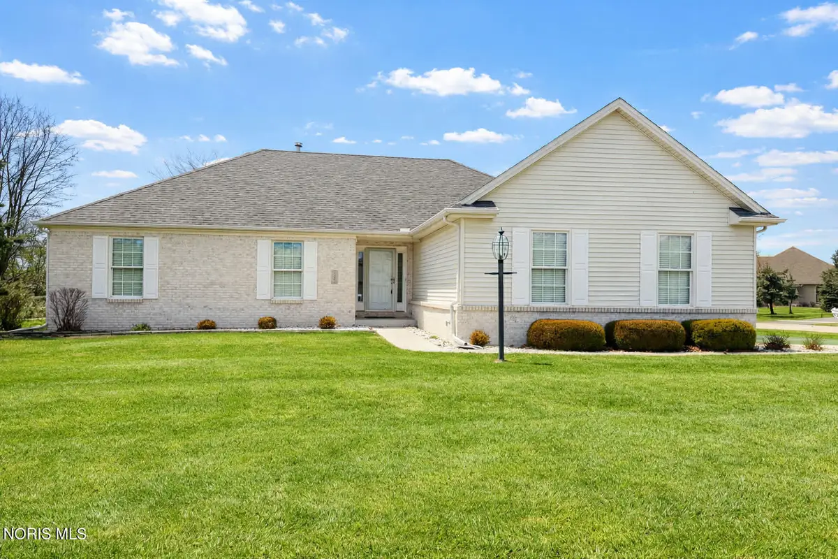 2202 Woods Edge Road, Perrysburg, OH 43551 - #1