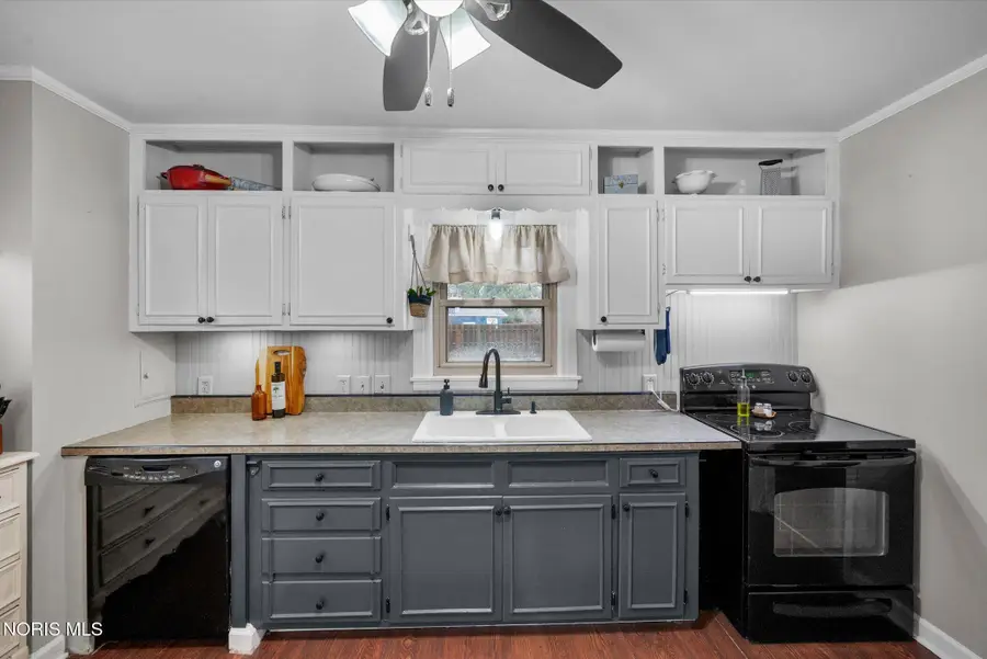 3818 Beverly Drive, Toledo, OH 43614 - #3