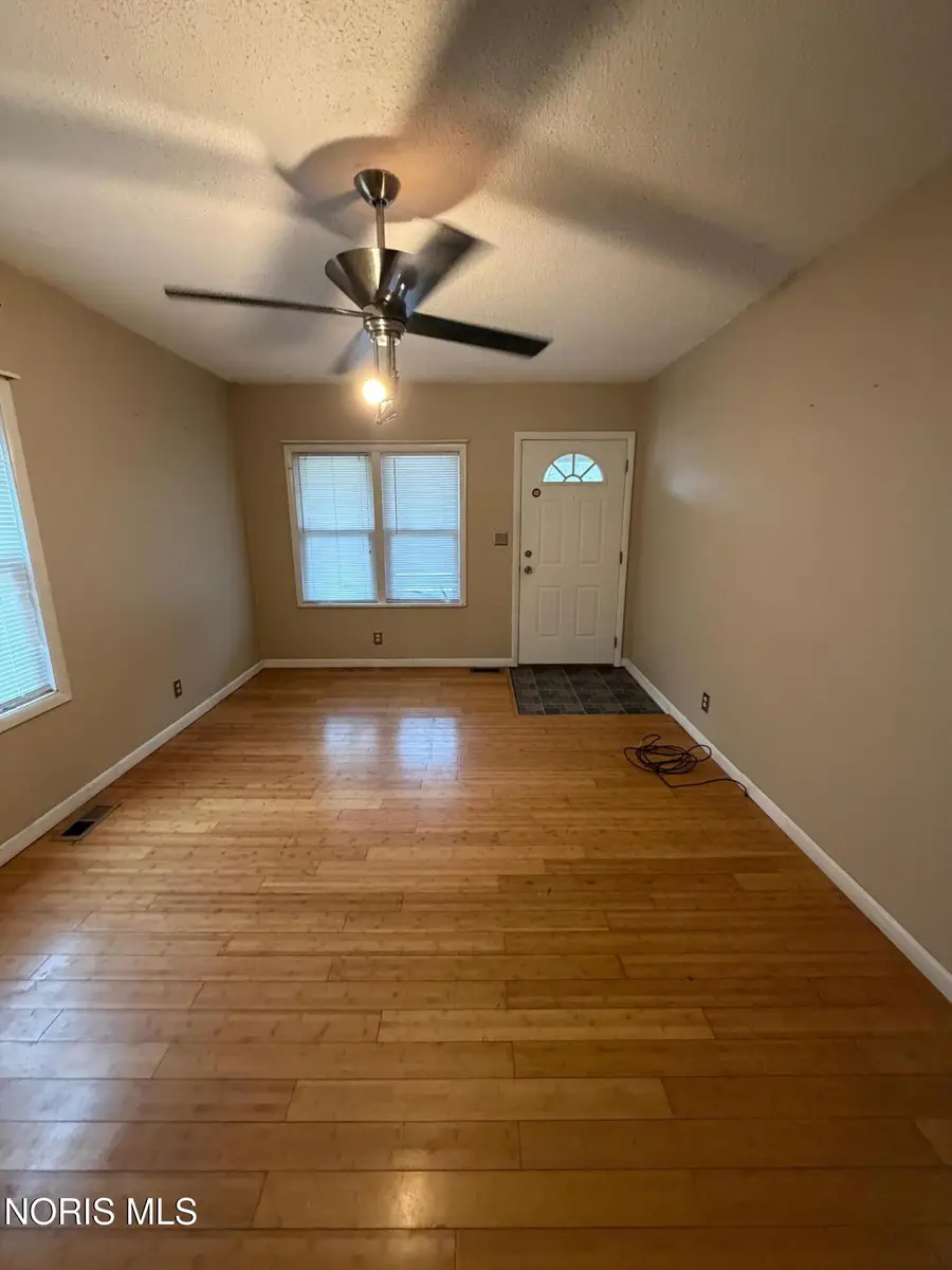 216 Deigle Drive, Toledo, OH 43615 - #3