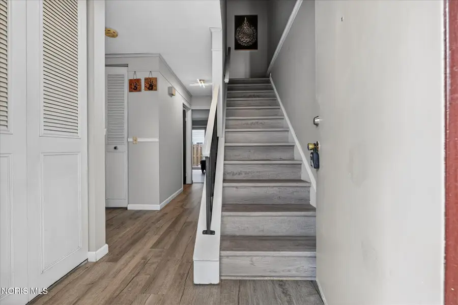 4 Meadowbrook Drive, Perrysburg, OH 43551 - #2