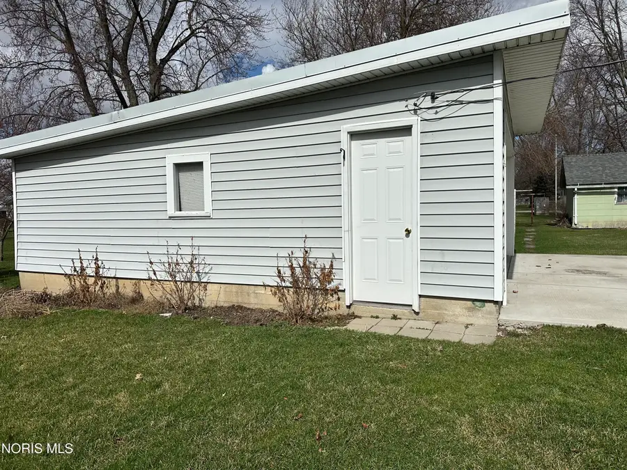 427 N Locust Street, Oak Harbor, OH 43449 - #3