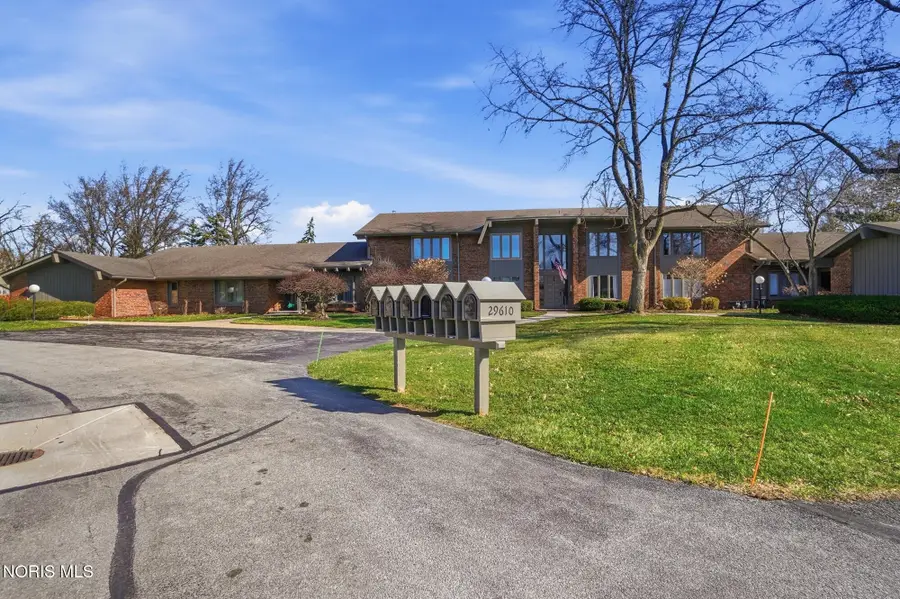 29610 Gleneagles Road, Perrysburg, OH 43551 - #2