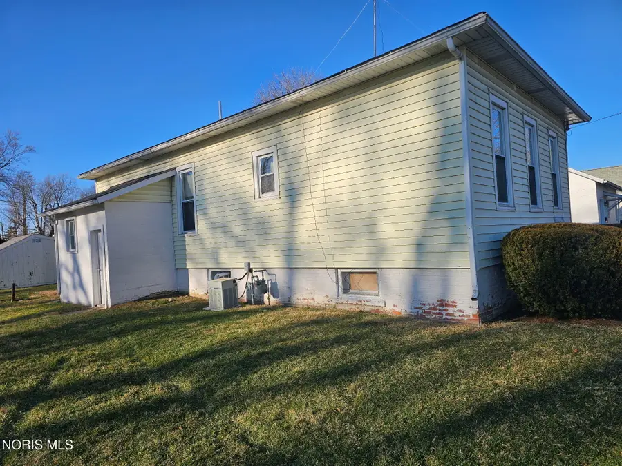 216 W Edgerton Street, Hicksville, OH 43526 - #3