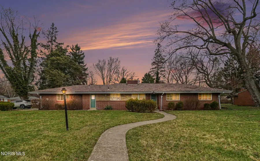 2208 Valley Brook Drive, Toledo, OH 43615 - #2