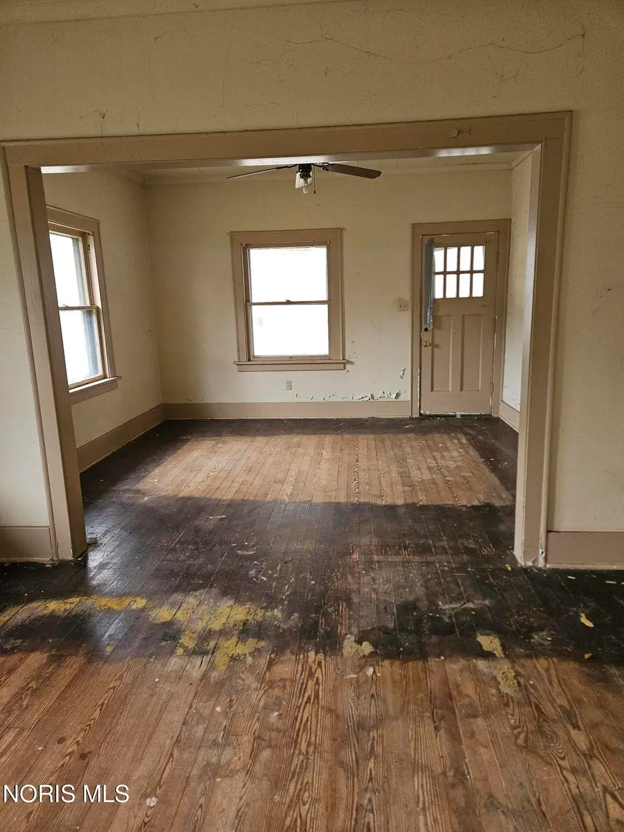 5887 Globe Avenue, Toledo, OH 43615 - #3