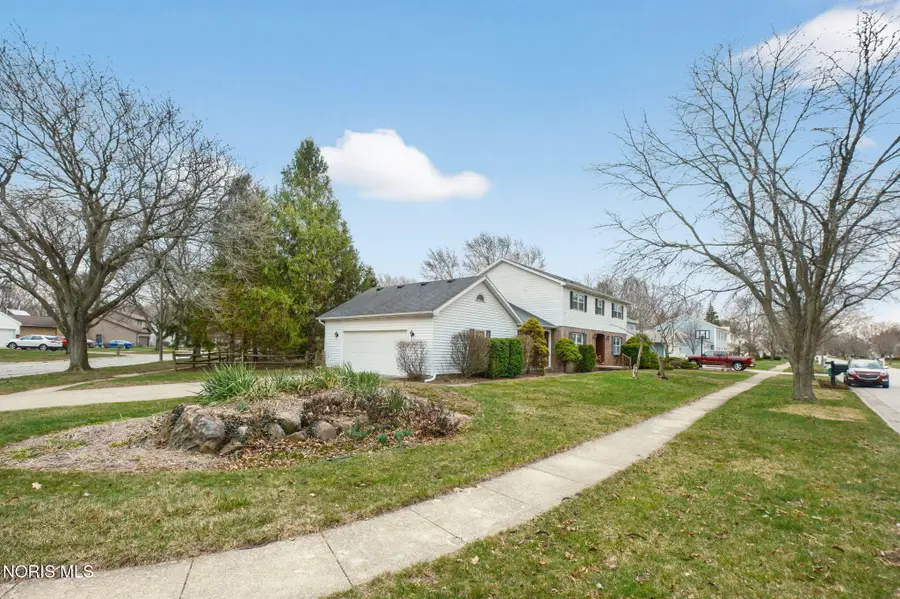 734 Mckinley Drive, Bowling Green, OH 43402 - #2