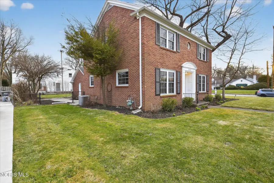 3225 Kenwood Boulevard, Toledo, OH 43606 - #3