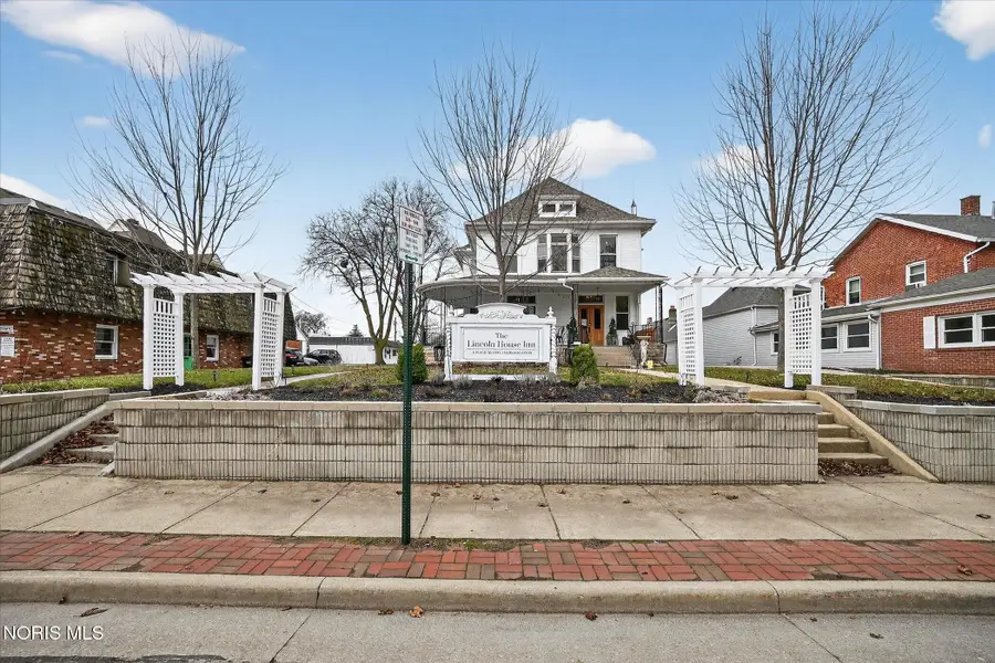 325 N Main Street, Bowling Green, OH 43402 - #2