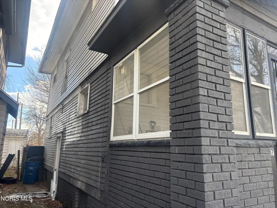 457 W Manhattan Boulevard, Toledo, OH 43608 - #2