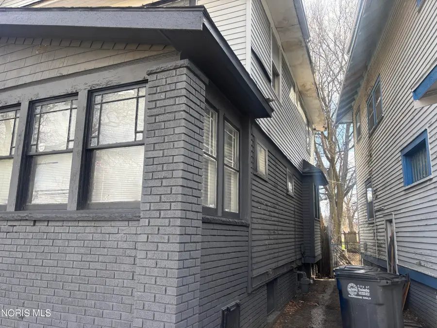 457 W Manhattan Boulevard, Toledo, OH 43608 - #3