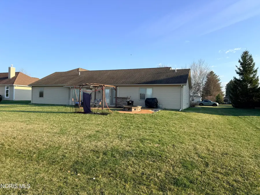 706 Briarwood Lane, Bryan, OH 43506 - #2