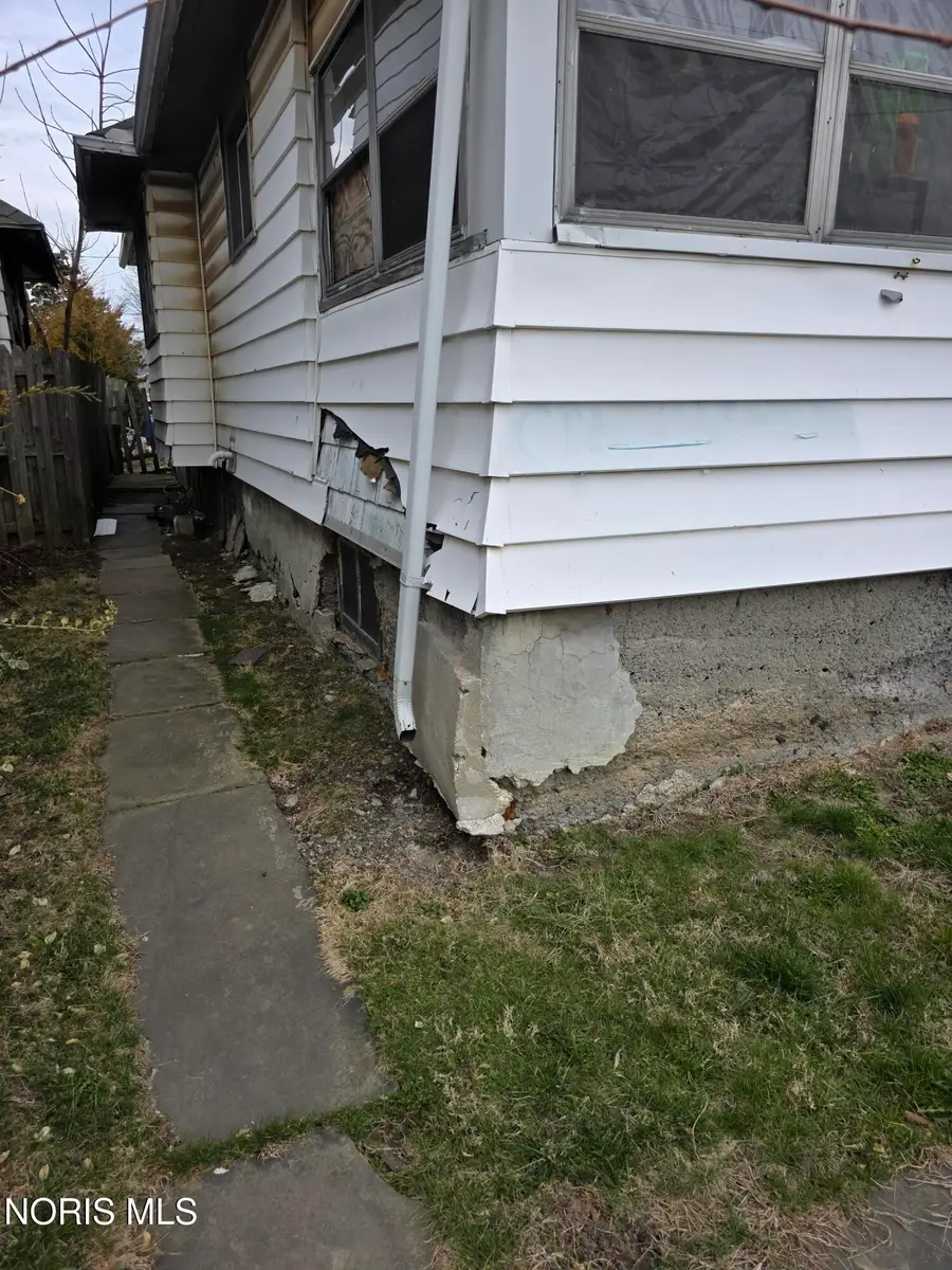 1303 Albert Street, Toledo, OH 43605 - #2