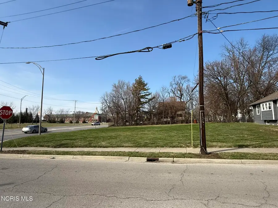 3206 Upton Avenue, Toledo, OH 43613 - #2