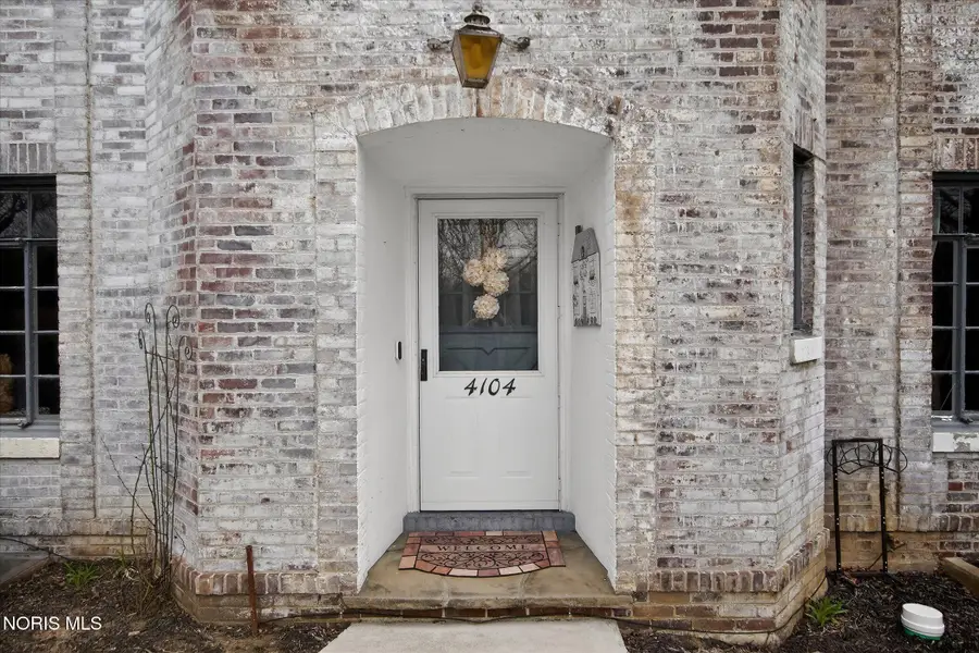 4104 Brookside Road, Ottawa Hills, OH 43606 - #3