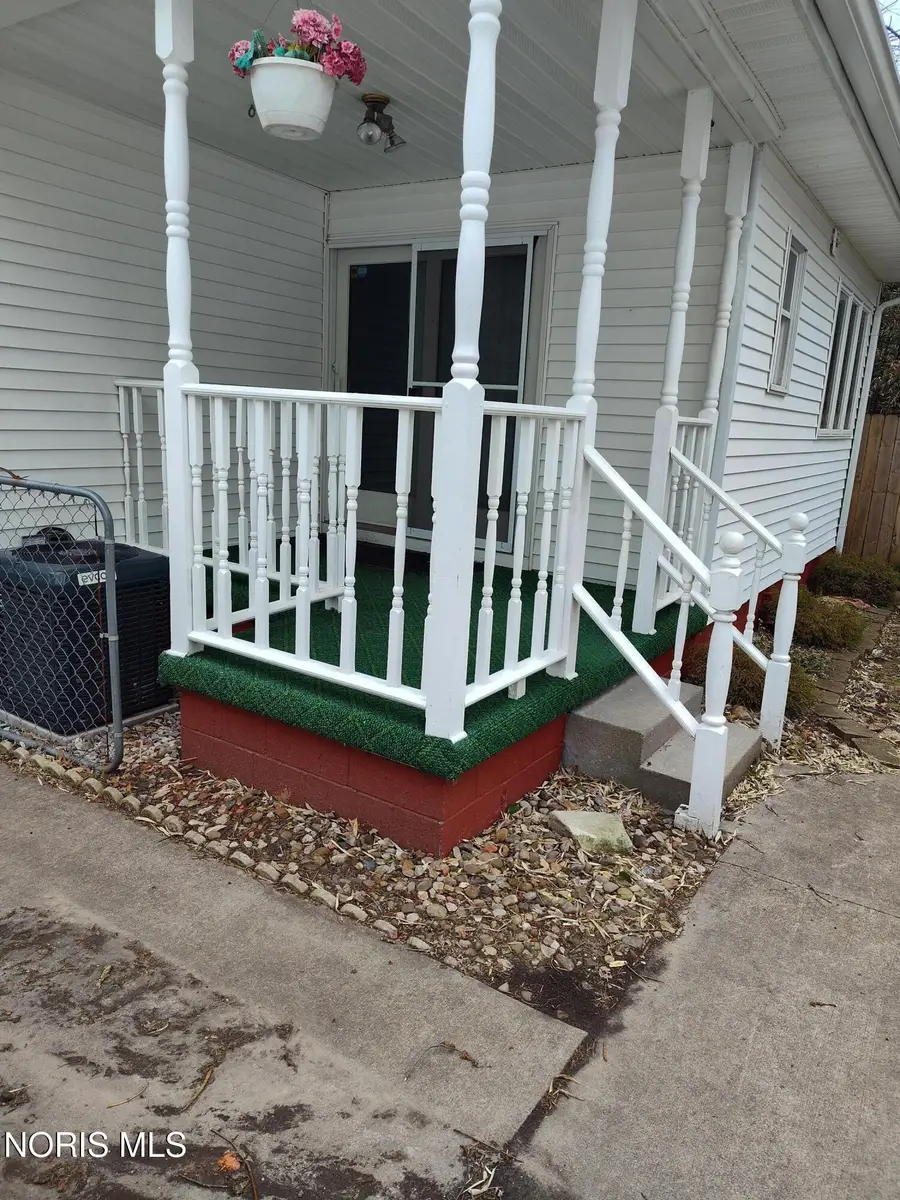 6043 Pickard Drive, Toledo, OH 43613 - #2