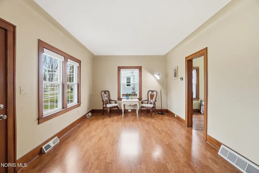 859 Walnut Street, Perrysburg, OH 43551 - #3