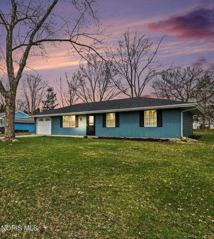 1025 Colonial Lane, Bryan, OH 43506 - #2