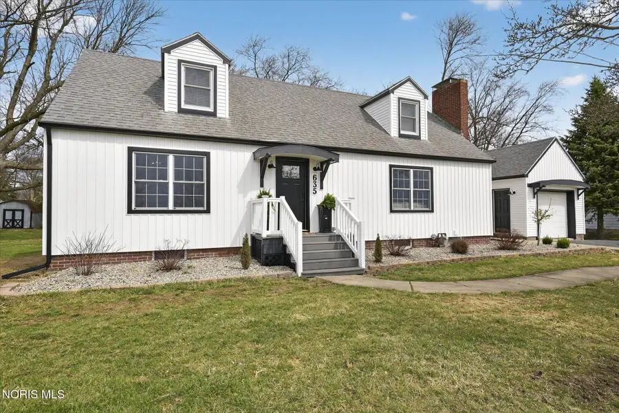 635 E Leggett Street, Wauseon, OH 43567 - #2