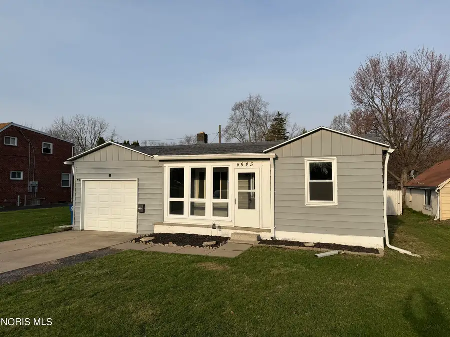 5845 Douglas Road, Toledo, OH 43613 - #2