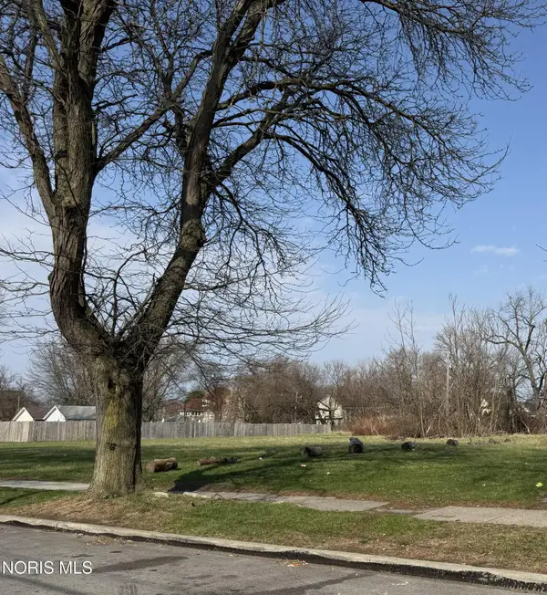 2208 Fulton Street, Toledo, OH 43620